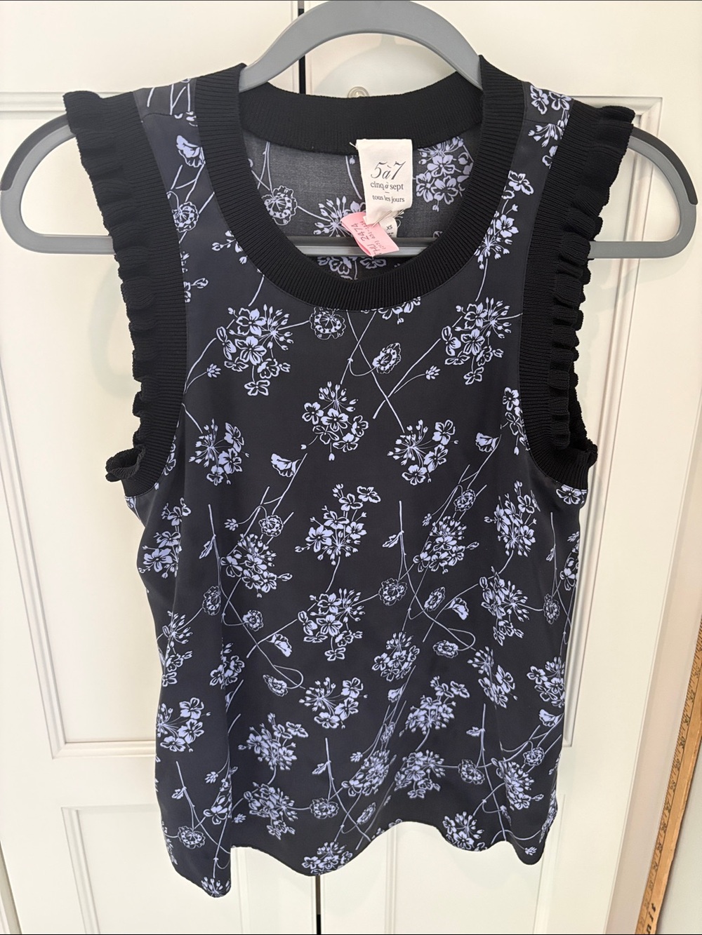 Cinq a Sept "Lenore" Silk Tee sz XS